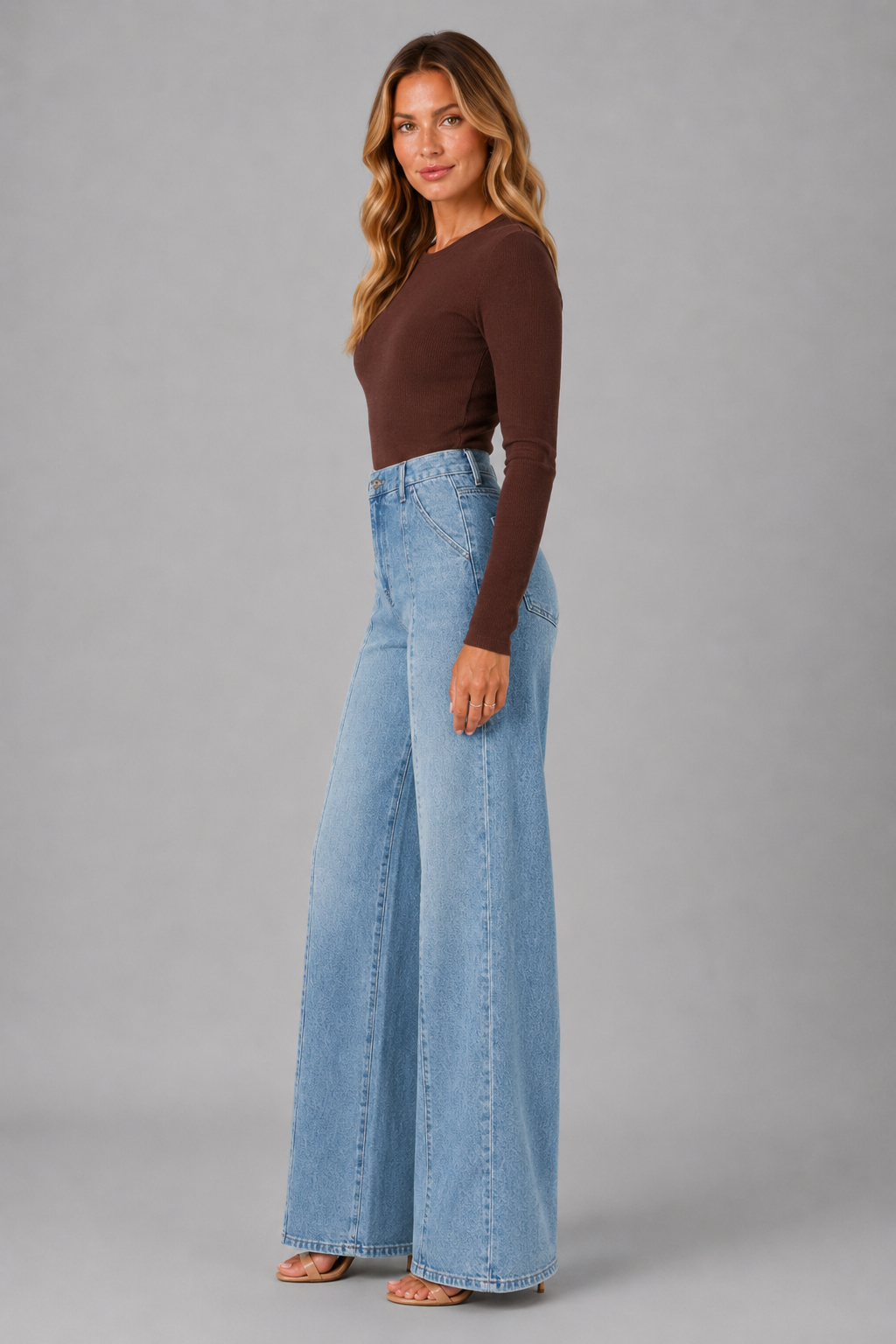 STRAIGHT-LEG WASHED JEANS